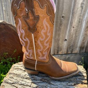 Ariat Crossfire Caliente Western boots